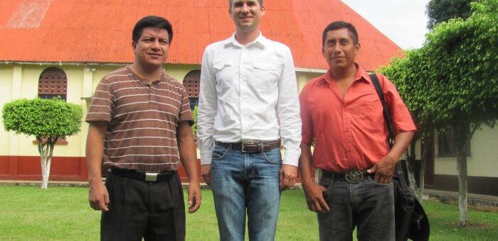 Pastor of Livingston meets with representatives of Hope for the Rio Dulce
